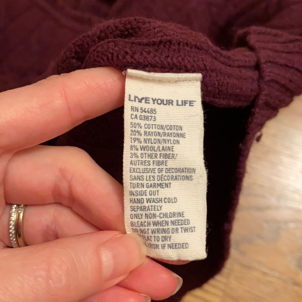 American Eagle Burgundy Sweater - Picture 4 of 5